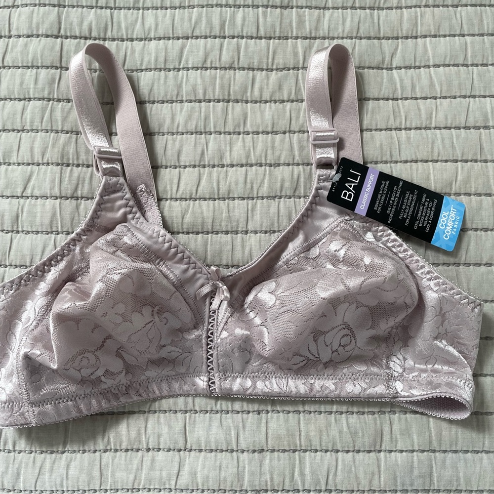 Bali Lace Wireless Soft Cup Bra in Light Mauve
